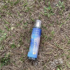 Bath & Body Works Frosted Coconut Snowball Fine Fragrance Mist - Blue & Gold